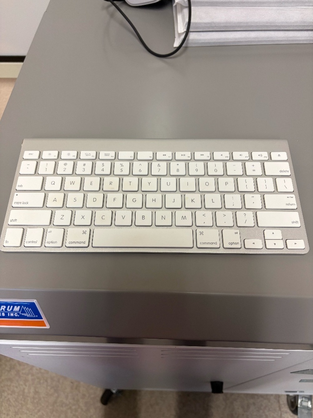 Apple Magic Keyboard Slim Wireless Aluminum *Great condition* A1314